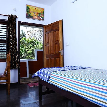 Cbr Ayurhealth Appartement Kannur Buitenkant foto